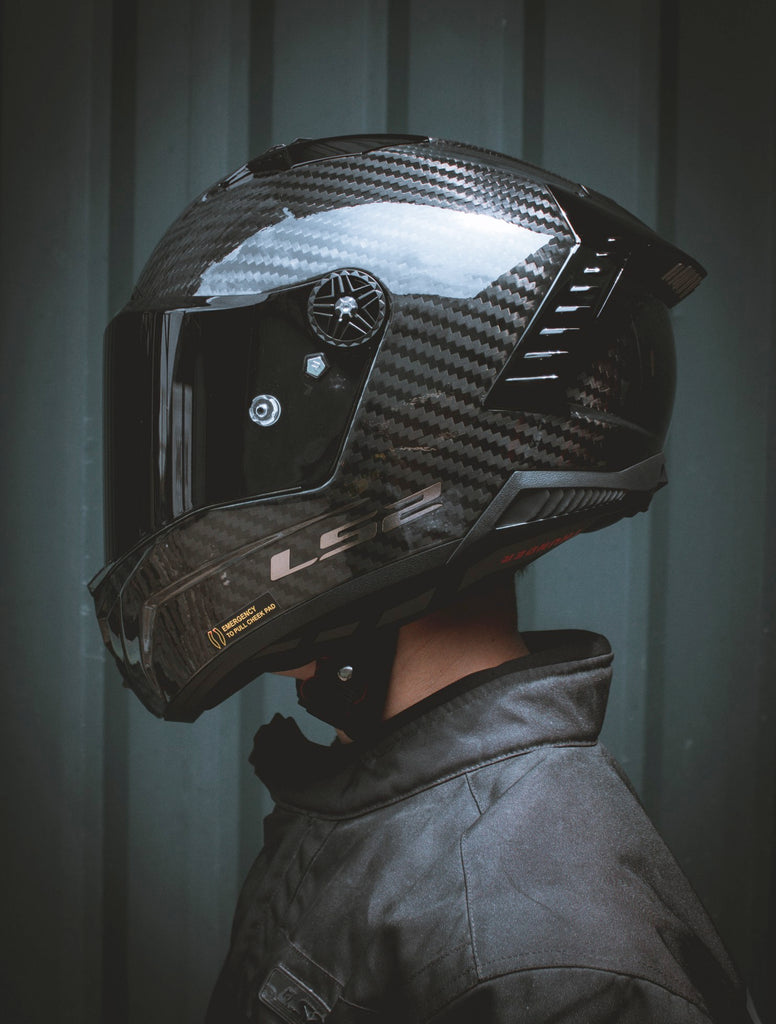 fim certified motorcycle helmets FF805 Thunder C (FIM CERTIFIED) Gloss Carbon – www.ls2helmetspk.com