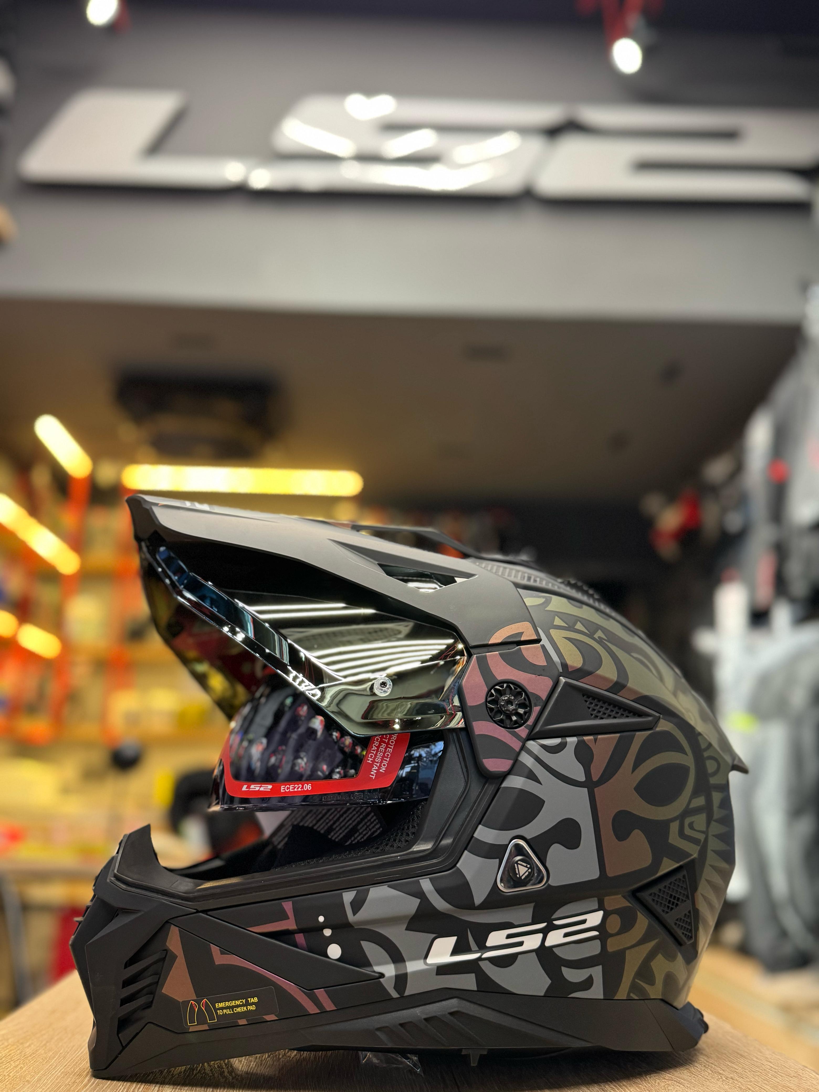 MX702 PIONEER II RANGI MATT BLACK – www.ls2helmetspk.com